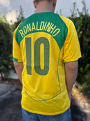 Brasil REEDIÇÃO 2004 TOTAL 90 Ronaldinho 25-26